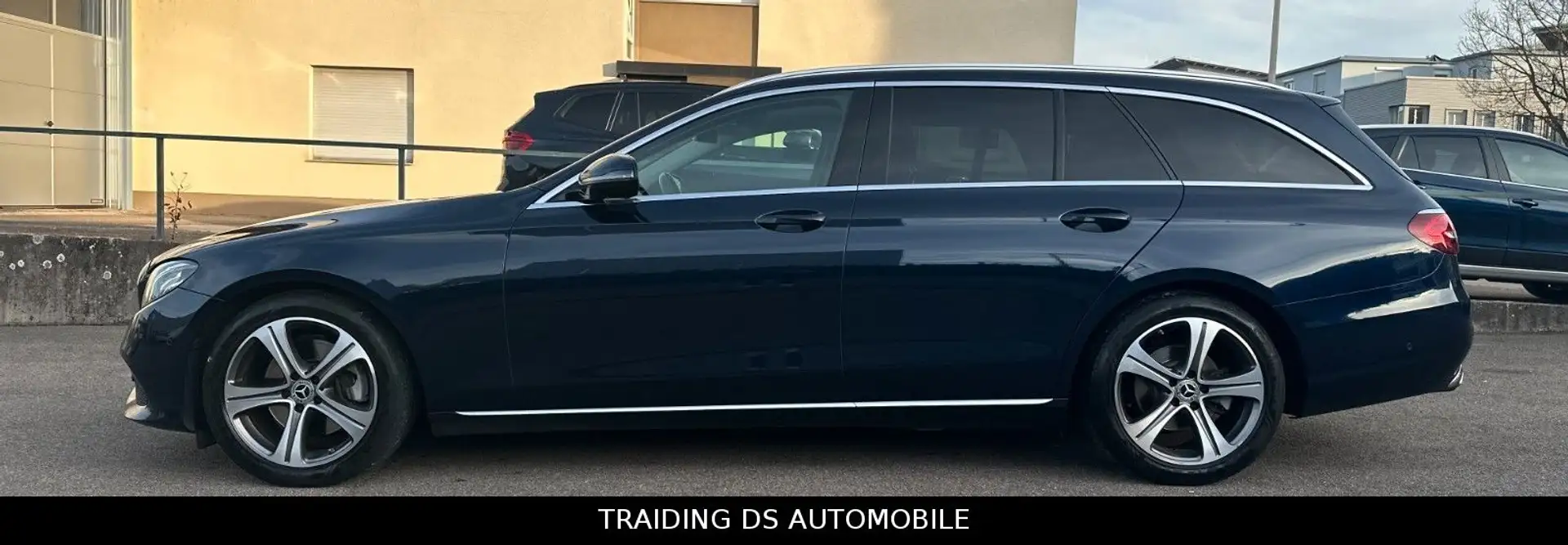 Mercedes-Benz E 300 --VOLL--AUSSTATTUNG-- Blau - 2