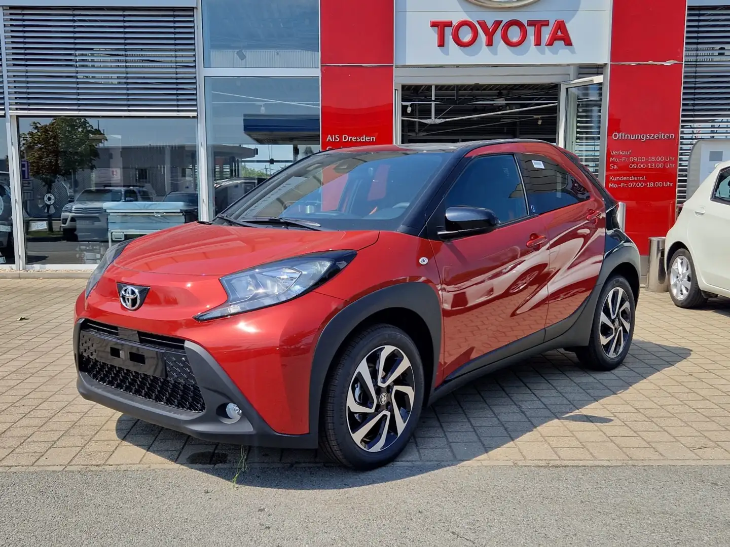 Toyota Aygo X 1.0 Teamplayer Automatik Schwarz - 2