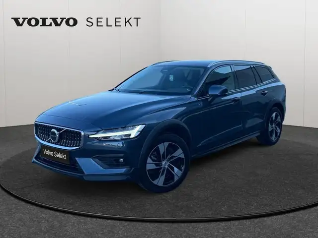 Volvo V60 Cross Country B5 AWD / Essence
