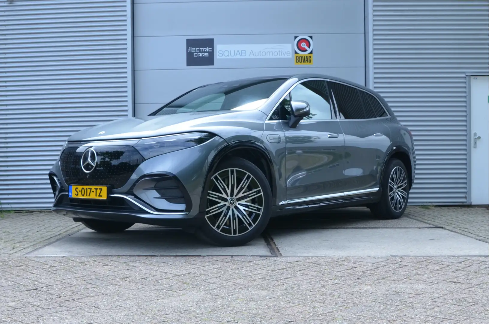 Mercedes-Benz EQS SUV 450 4MATIC AMG Line 7p 108 kWh Pano, HUD, 21" Alu Grijs - 1