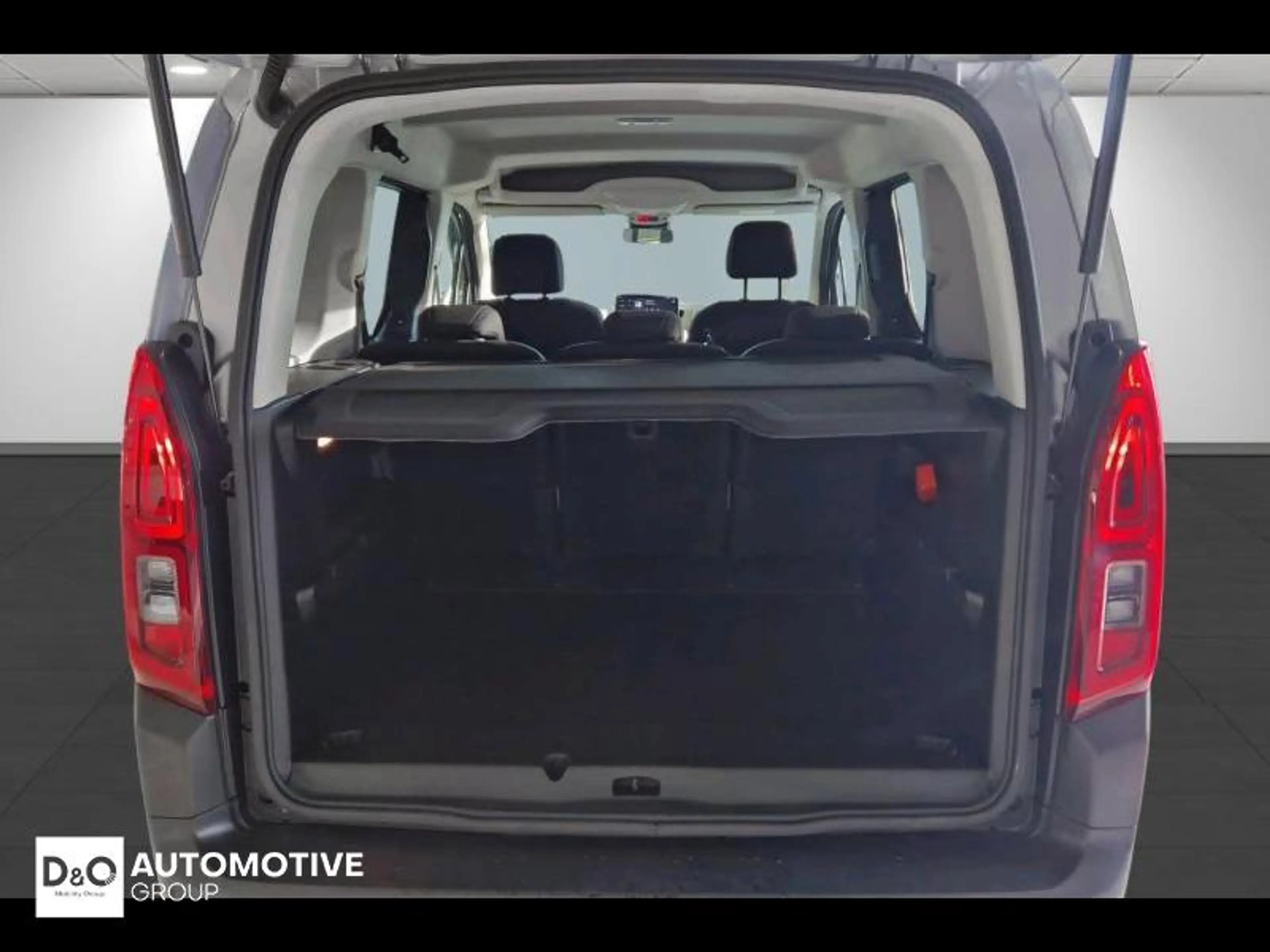 Citroen Berlingo Plus camera apple carplay android — photo 8