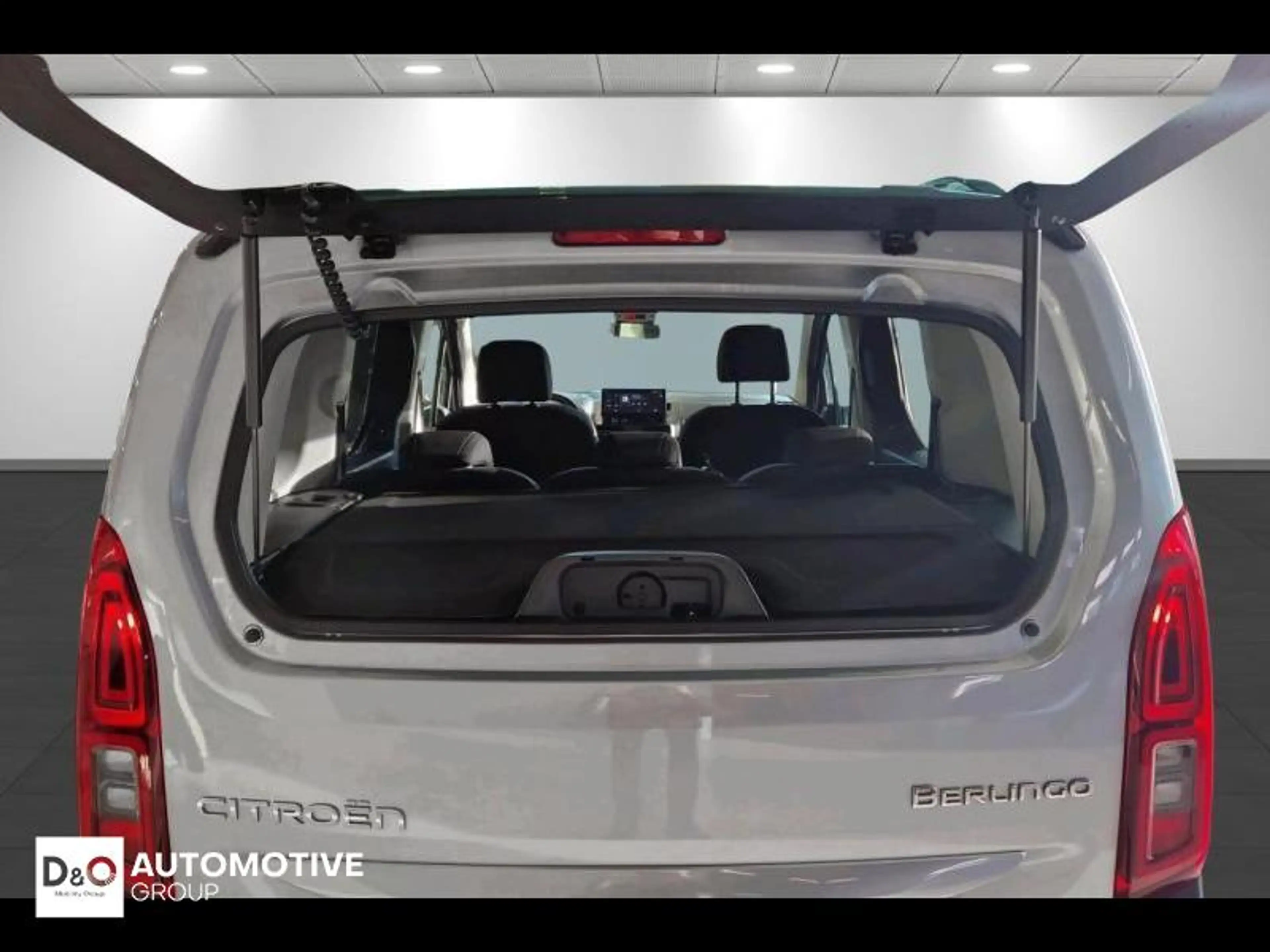 Citroen Berlingo Plus camera apple carplay android — photo 9