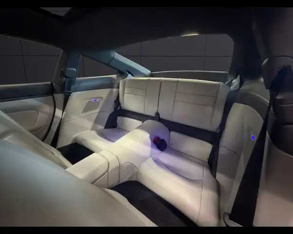 Porsche 911 view 15