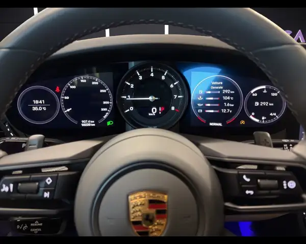 Porsche 911 view 12