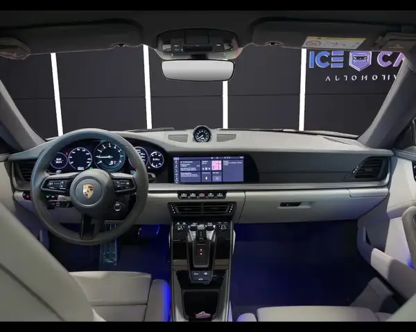 Porsche 911 view 13