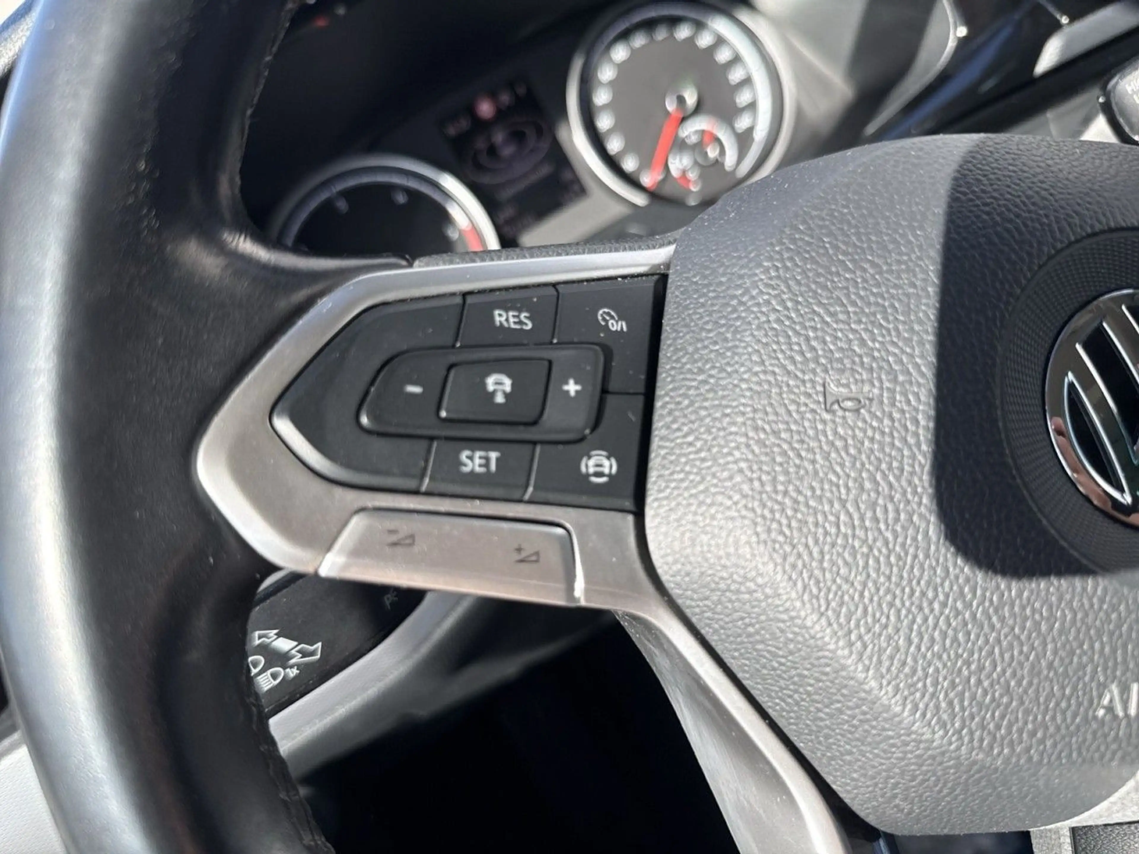 Volkswagen T6.1 Multivan Generation Six 2.0 TDI DSG KAM Standhzg AHK ACC — photo 8