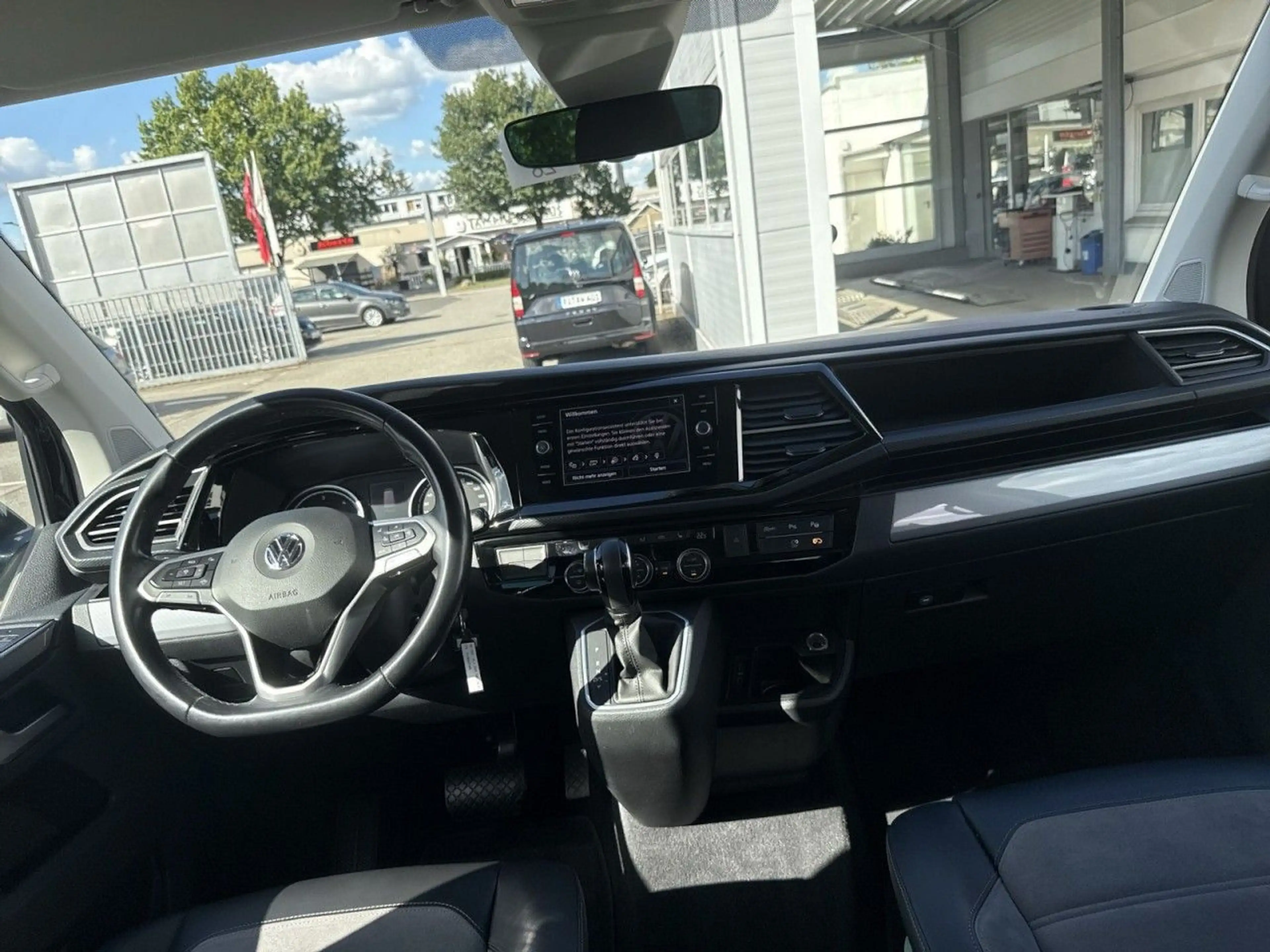 Volkswagen T6.1 Multivan Generation Six 2.0 TDI DSG KAM Standhzg AHK ACC — photo 7