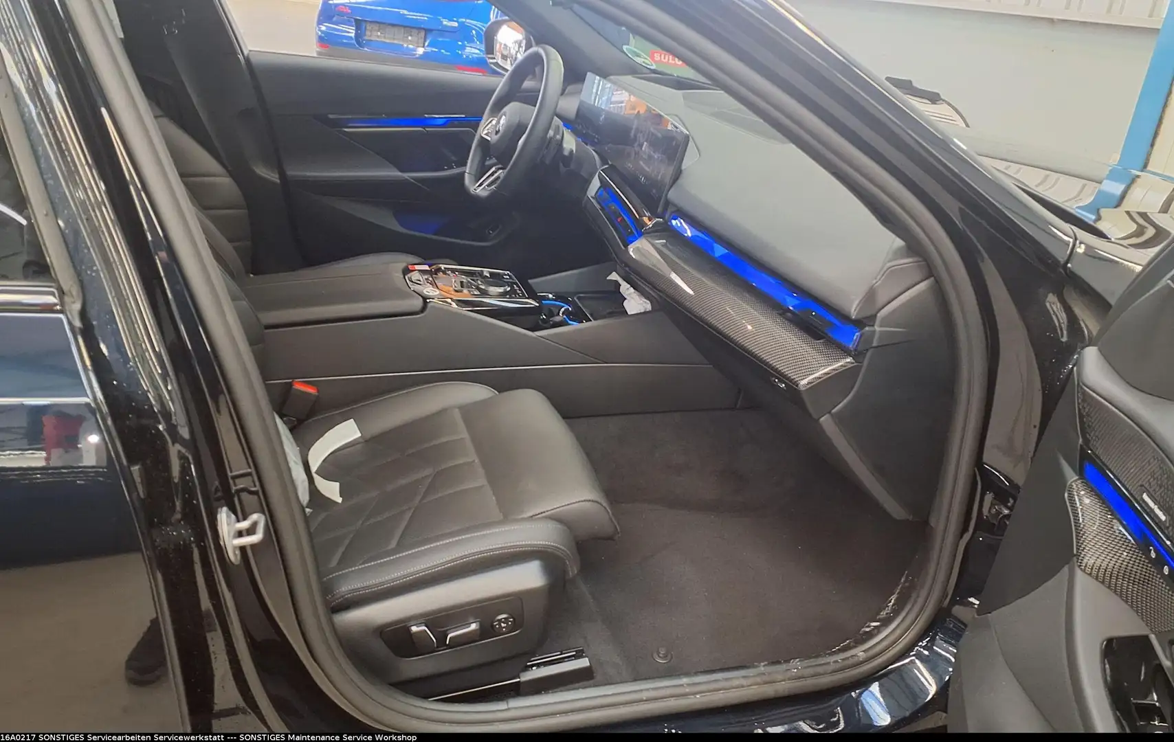 BMW 520 d xDrive Limo M Sport StHzg h&k AHK PANO DA+ 360° Schwarz - 2