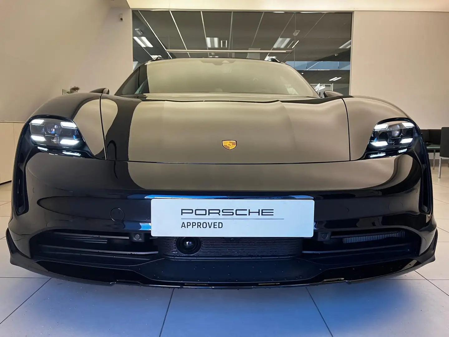 Porsche Taycan 4 Cross Turismo Schwarz - 2