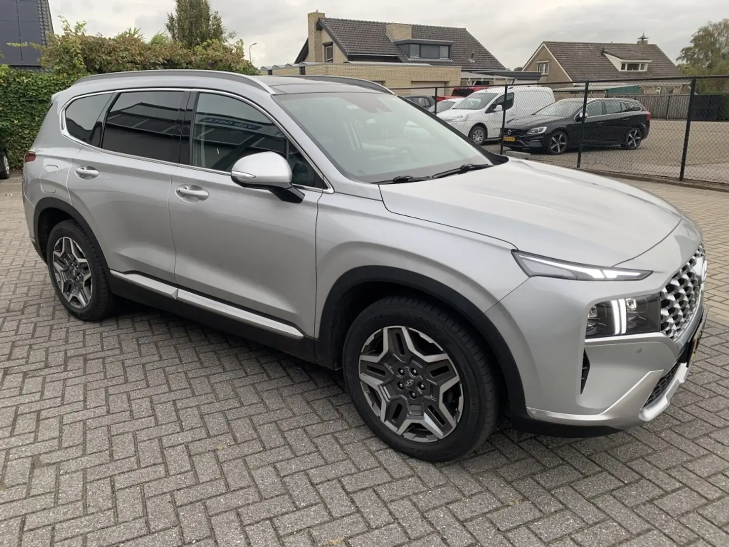 Hyundai SANTA FE 1.6 T-GDI PHEV PrSky plug-in hybrid Gris - 2