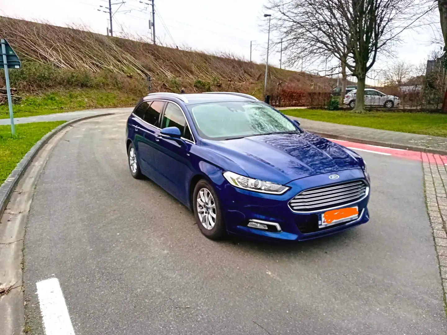 Ford Mondeo Clipper ST Line Bleu - 2