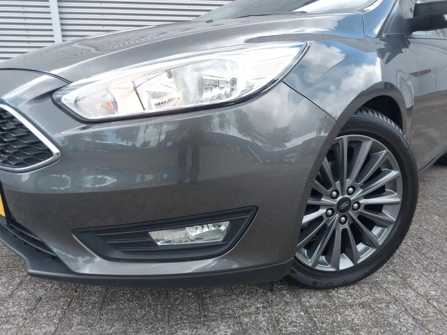 Ford Focus Wagon 1.0 EcoBoost Trend Automaat,airco,cruise,nav Szürke - 2
