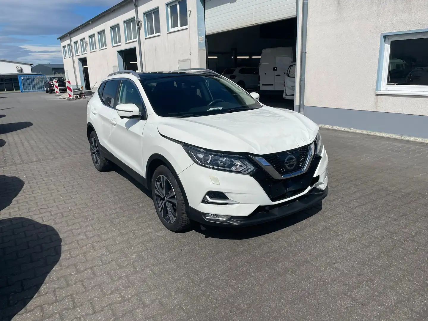 Nissan Qashqai N-Connecta 1.2 Benzin, Navi, Automatik Bianco - 2