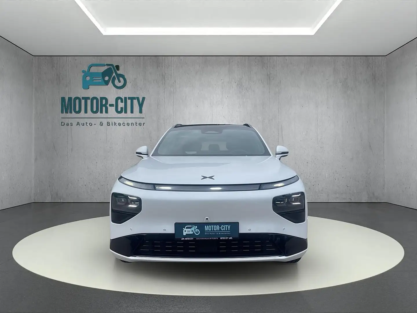 Xpeng G9 AWD Performance Weiß - 2
