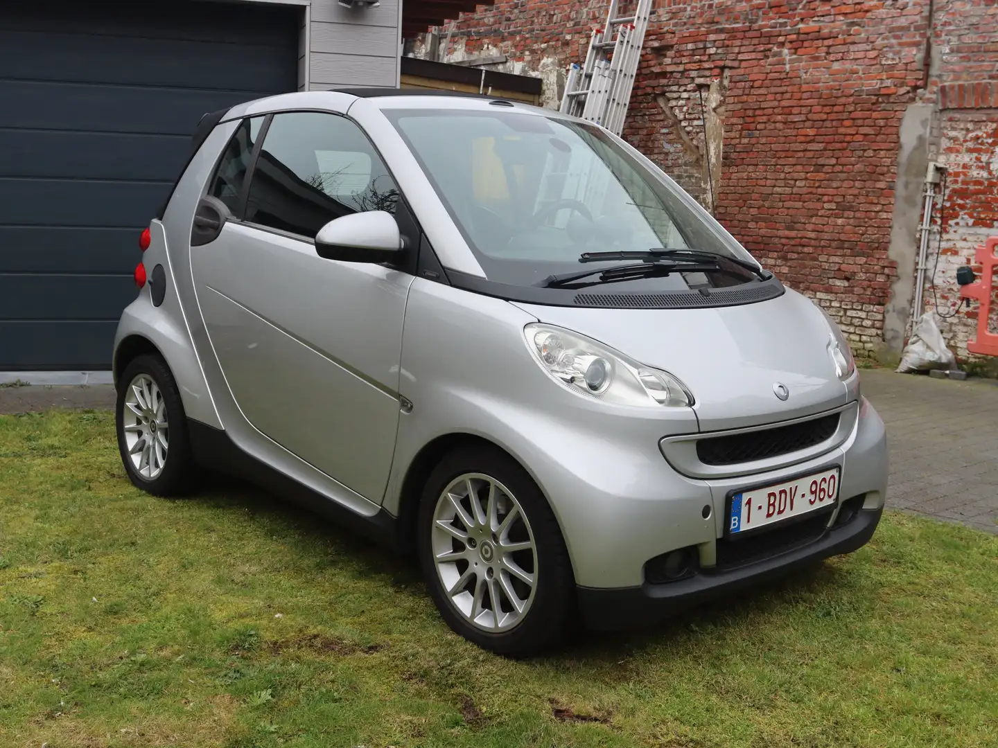smart forTwo smart fortwo cabrio softouch passion Zilver - 2