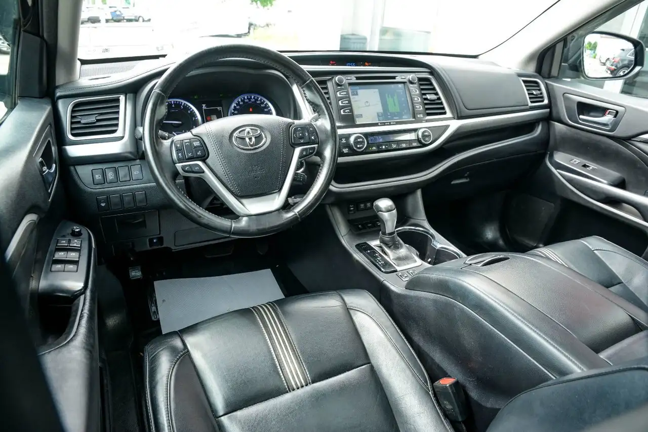 Toyota Highlander photo Toyota Highlander