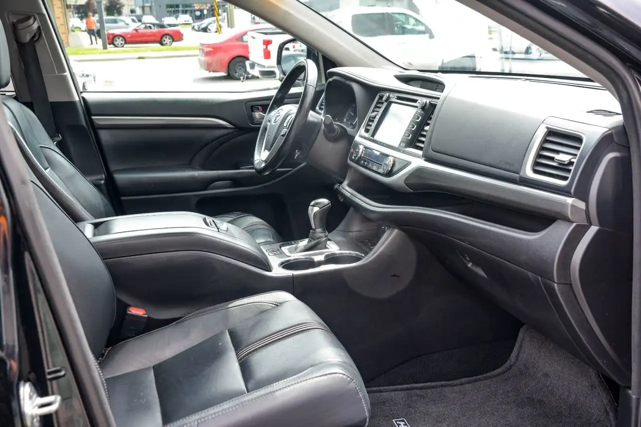 Toyota Highlander photo Toyota Highlander