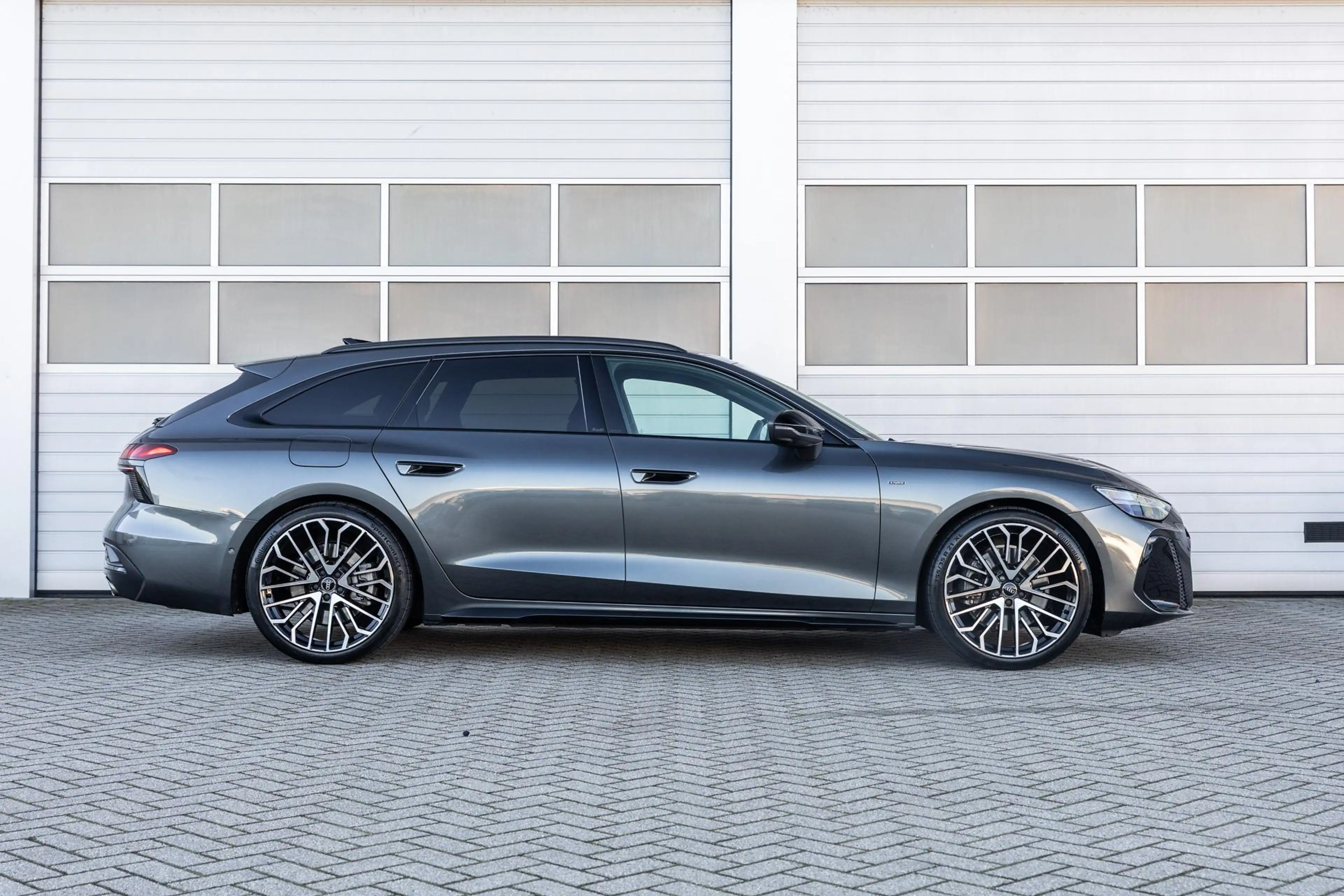 Audi A6 Avant 2.0 e-hybrid 299pk quattro S edition | Trekh — photo 3