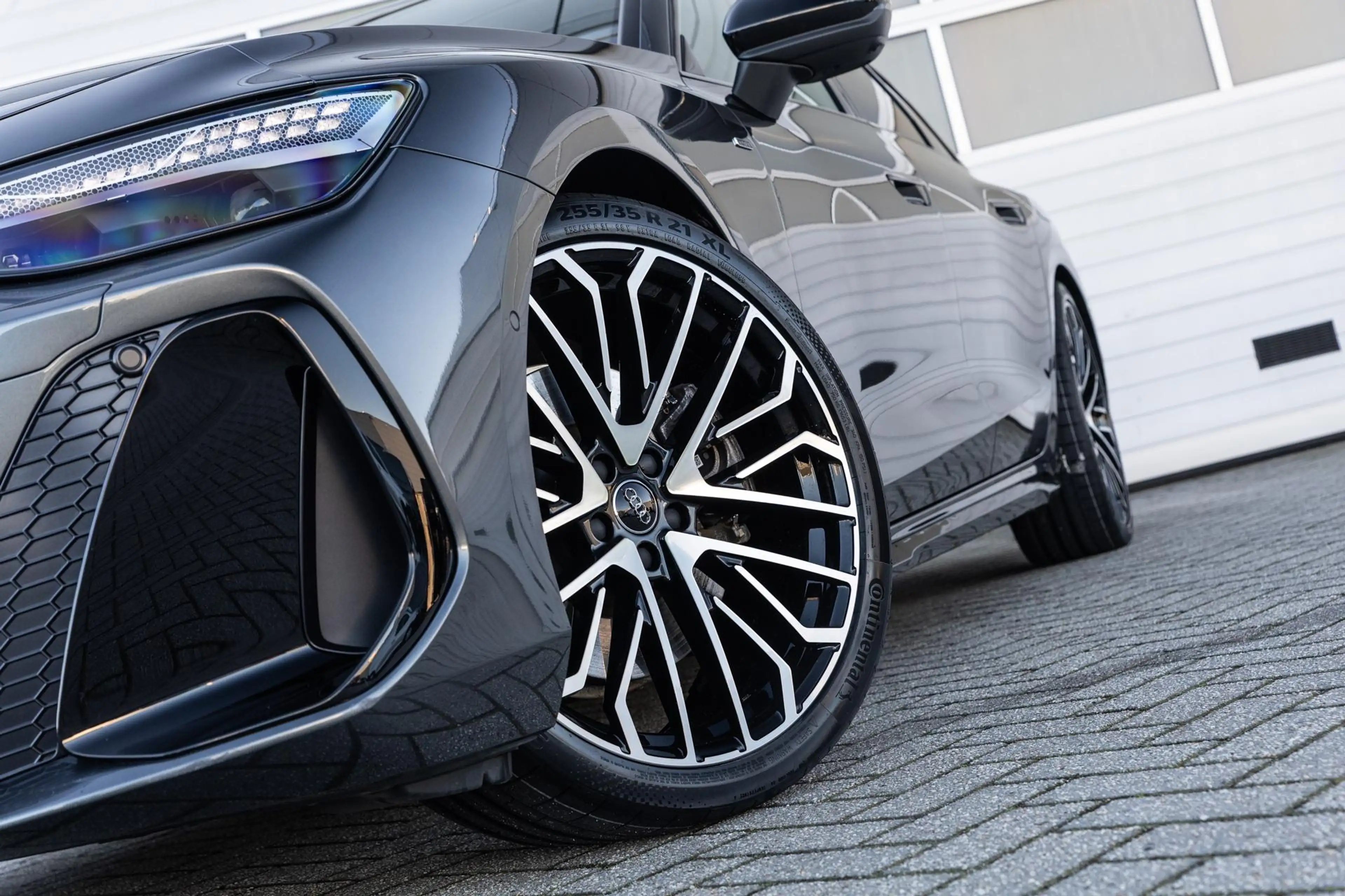 Audi A6 Avant 2.0 e-hybrid 299pk quattro S edition | Trekh — photo 11
