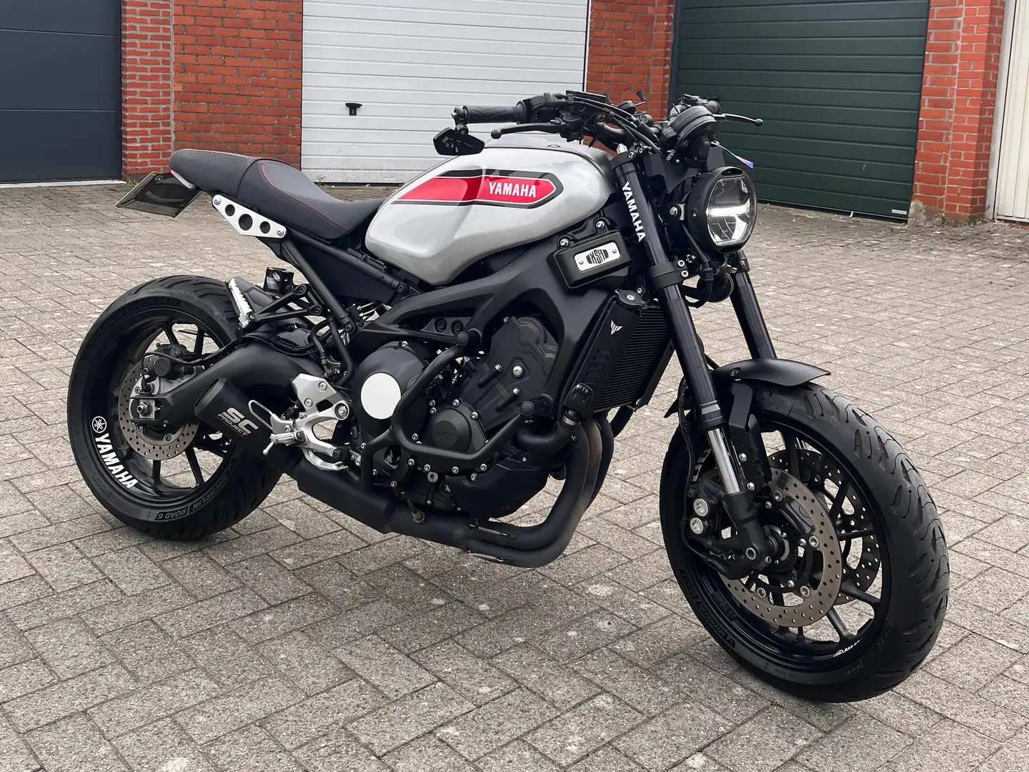 Yamaha XSR 900 Custom 2022 Argent - 2