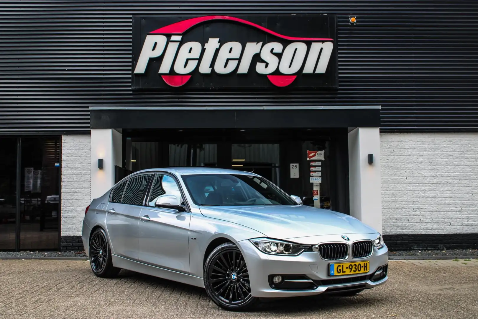 BMW 320 3-serie 320i M-Sport FACELIFT NAP 220pk KLEPPEN XE siva - 1