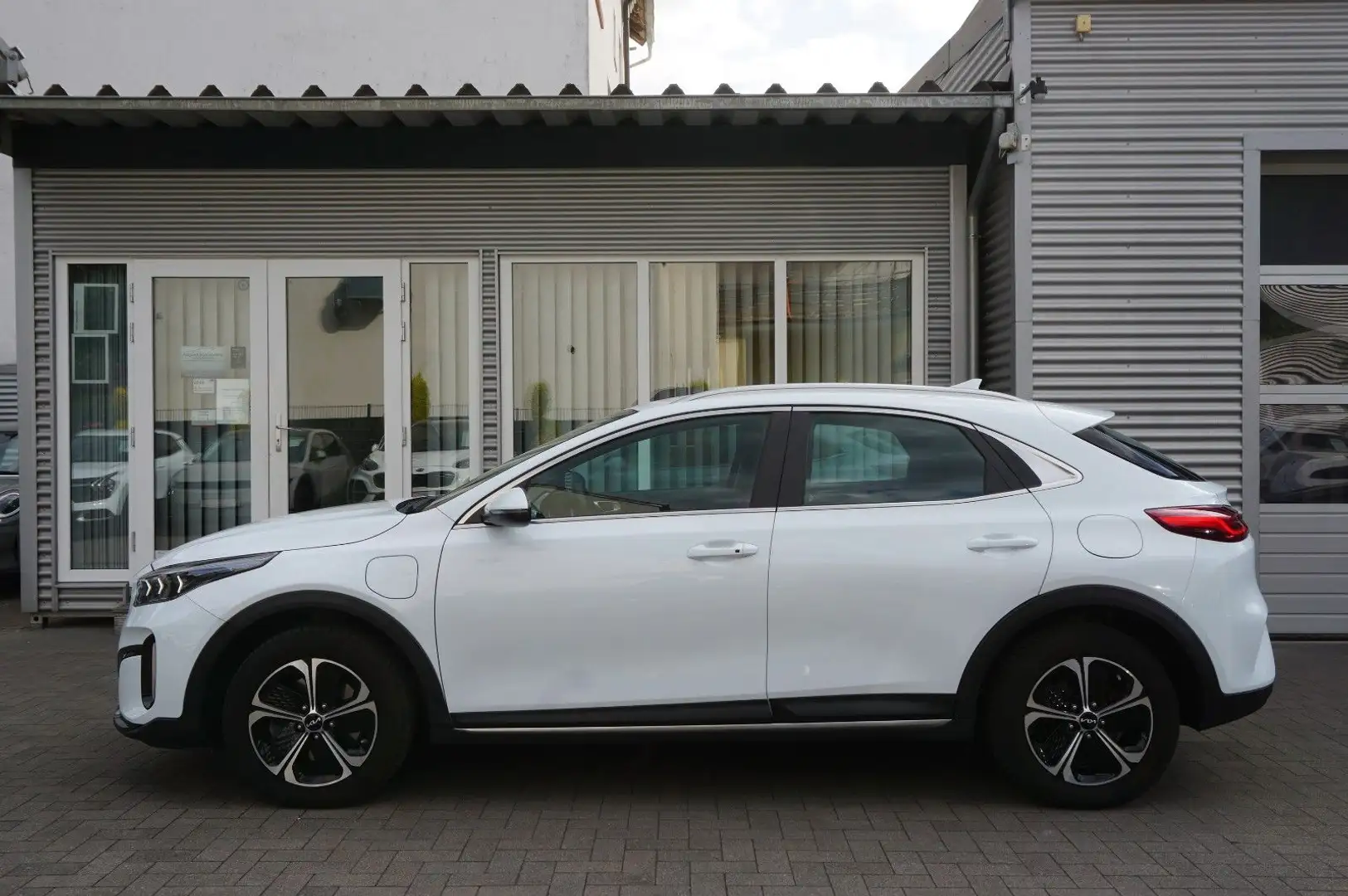 Kia XCeed Vision Plug-in Hybrid ACC CarPl Spur Keyle Weiß - 2