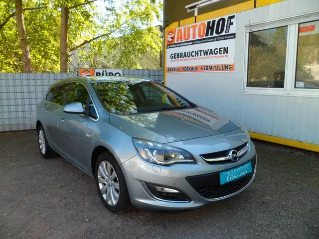 Opel Astra view 2