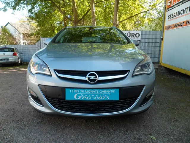 Opel Astra view 3