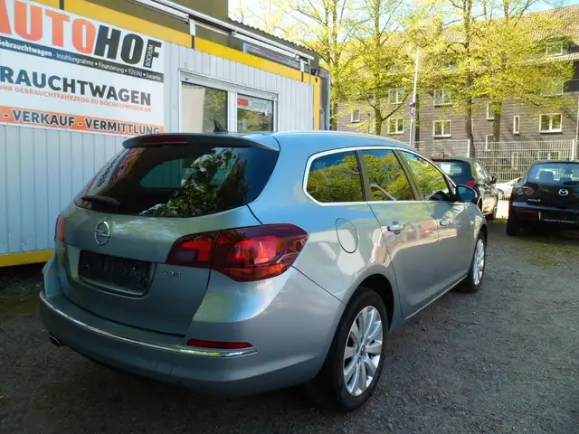 Opel Astra view 8