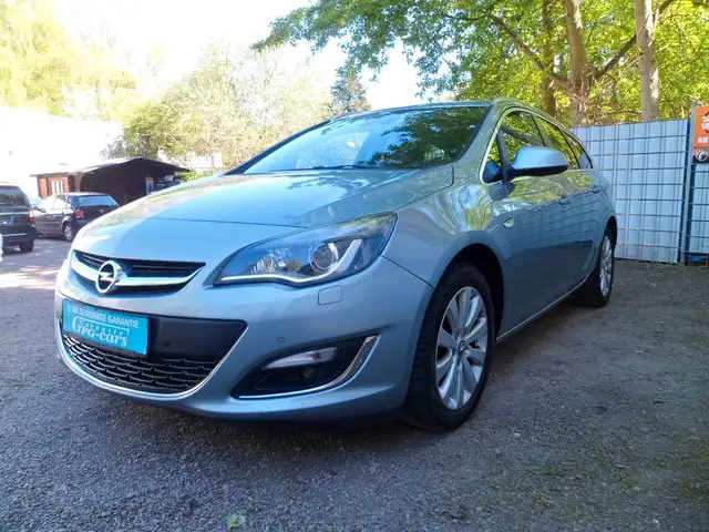 Opel Astra view 5