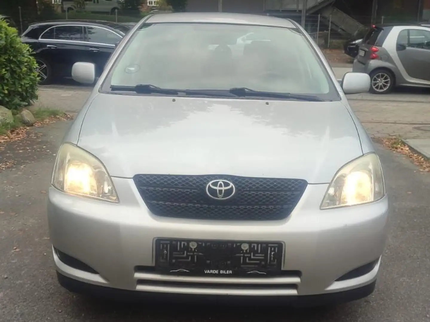 Toyota Corolla Toyota Corolla Compakt 1,6 Liter AC Silber - 1