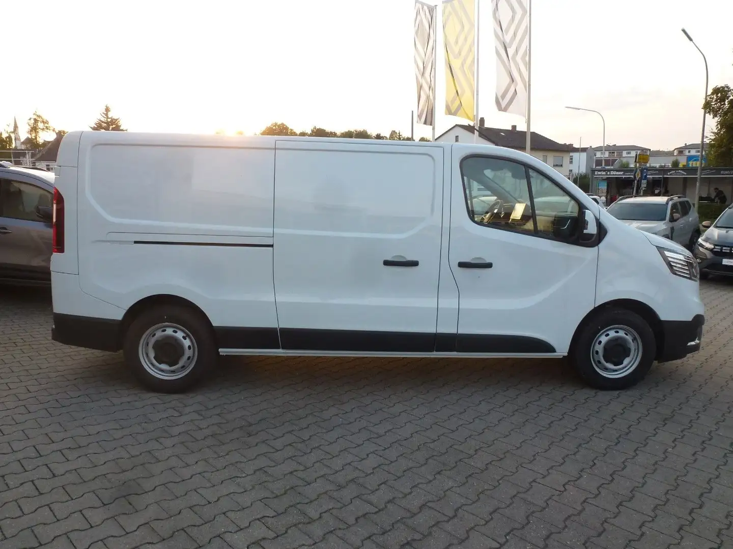 Renault Trafic Komfort L2H1 Dci 150 Weiß - 2