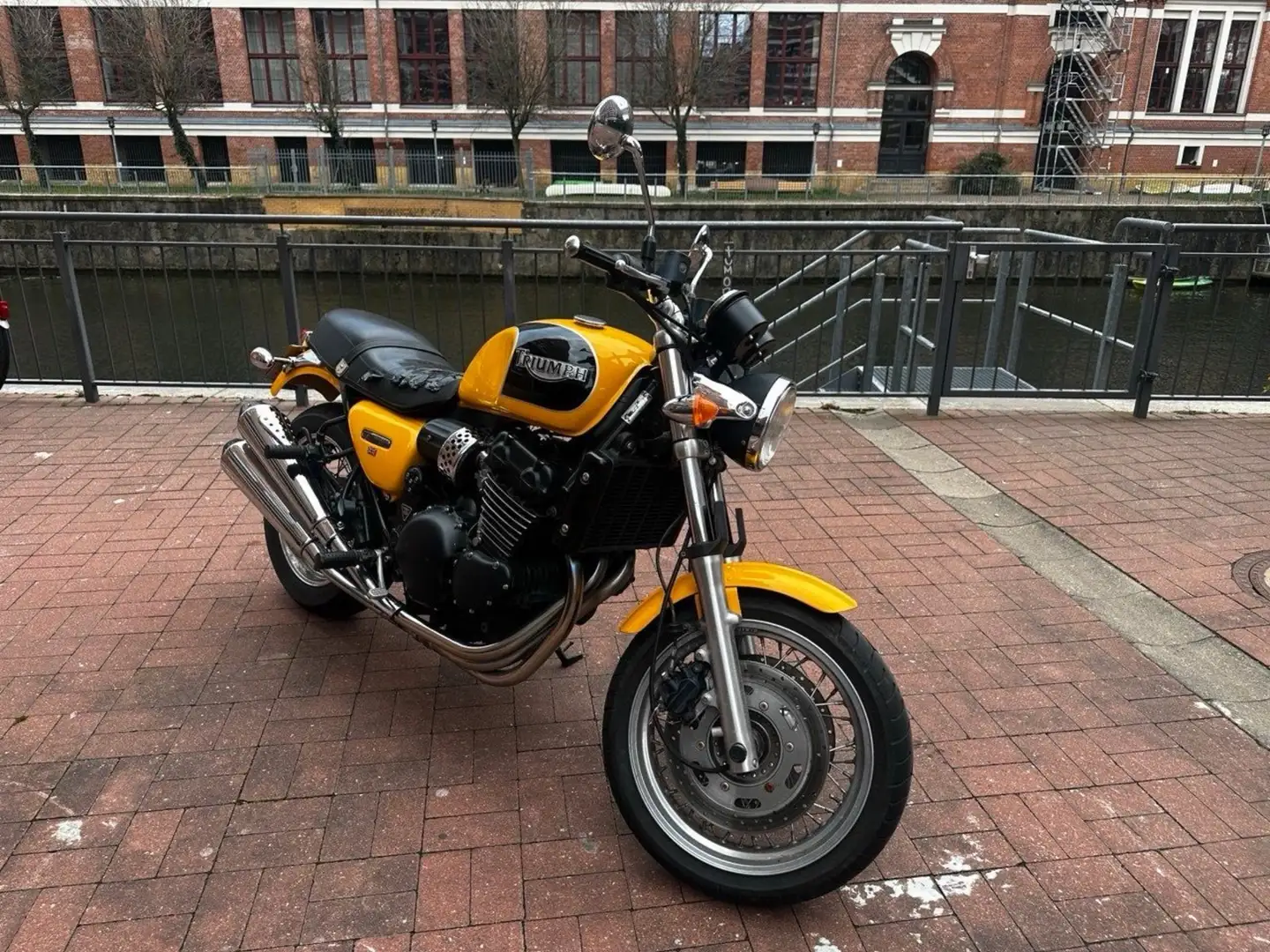 Triumph Thunderbird Sport Żółty - 1