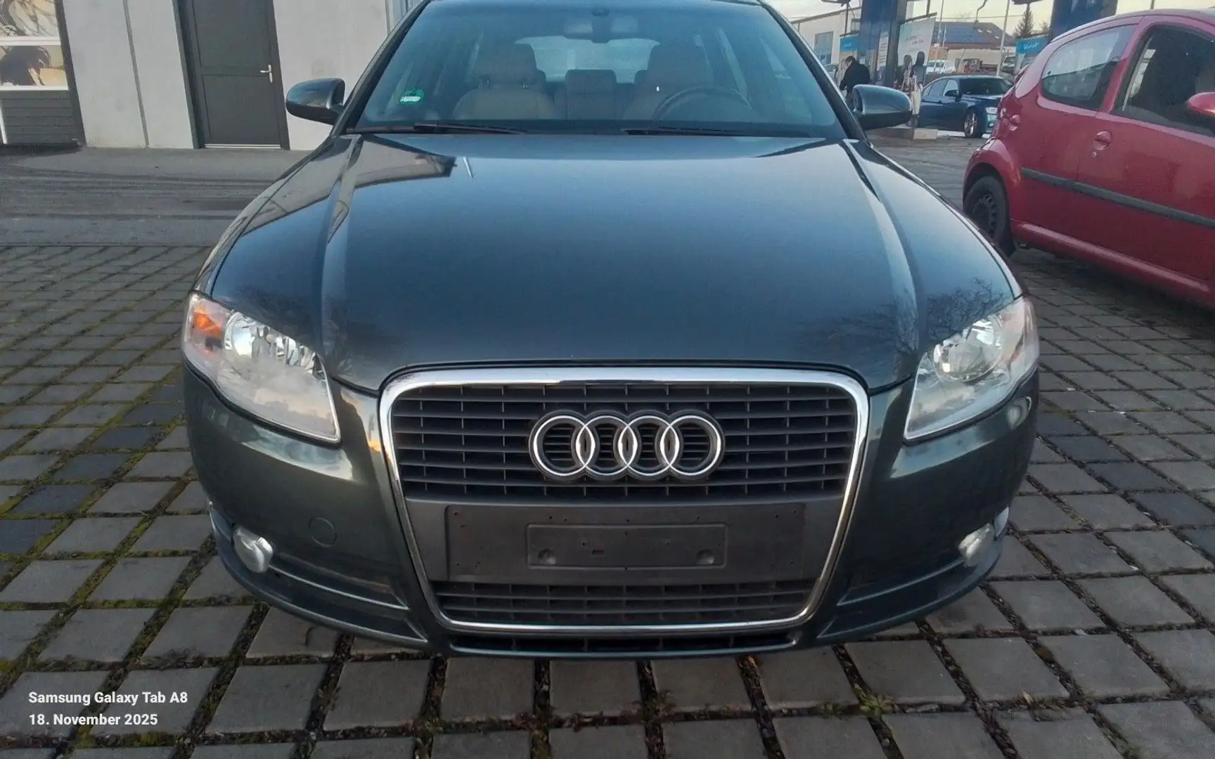 Audi A4 Avant 2.0 Grau - 1