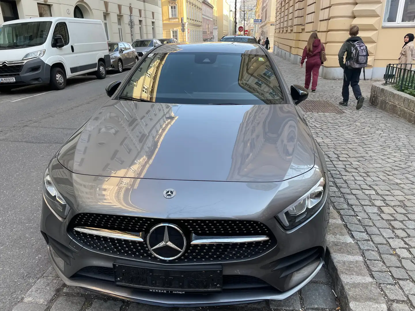 Mercedes-Benz A 180 A 180 d Aut. Grau - 1