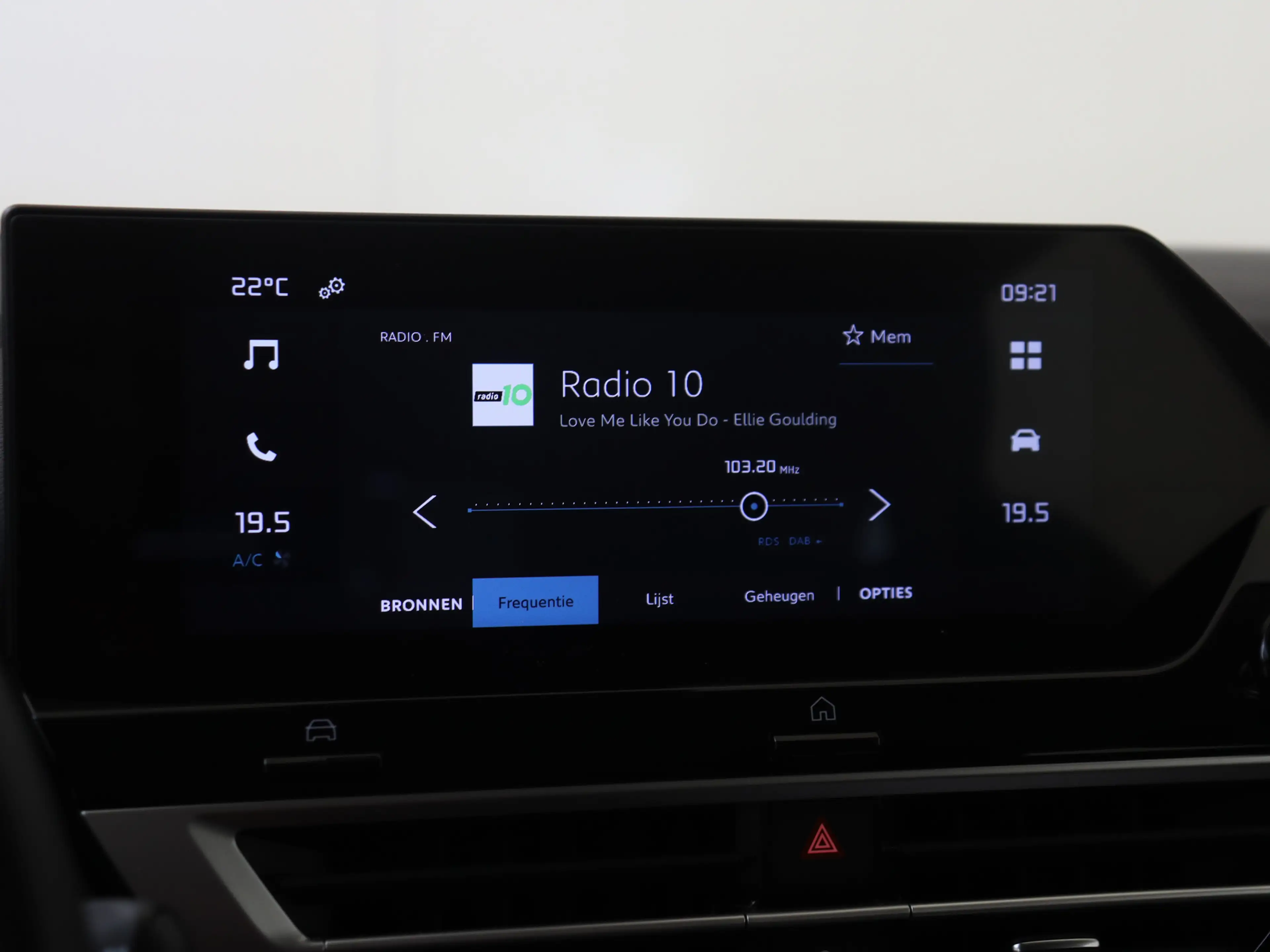 Citroen E-C4 Electric You 50 kWh — photo 15