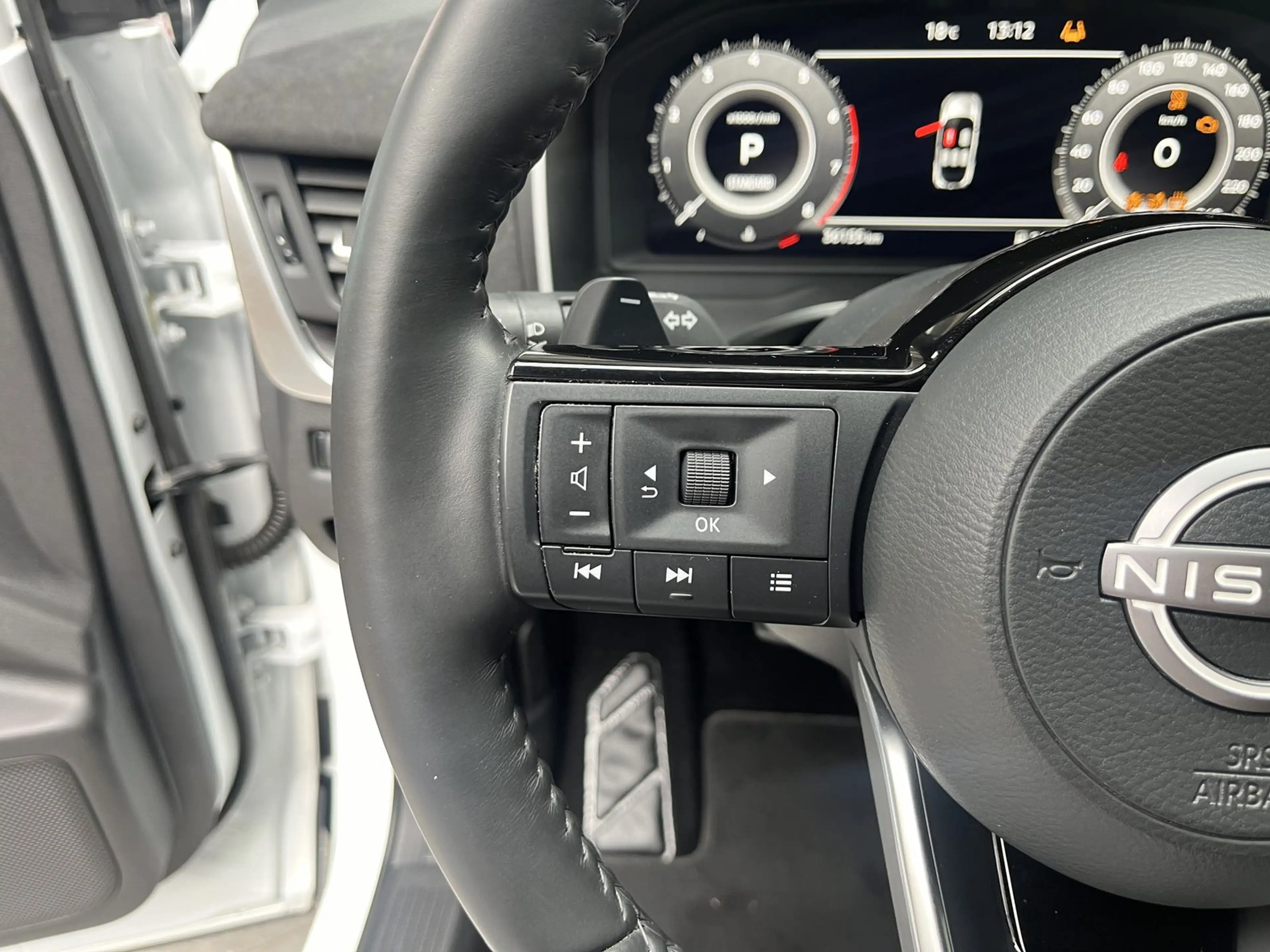 Nissan Qashqai Tekna+ Panorama 360° Carplay DAB BOSE — photo 12