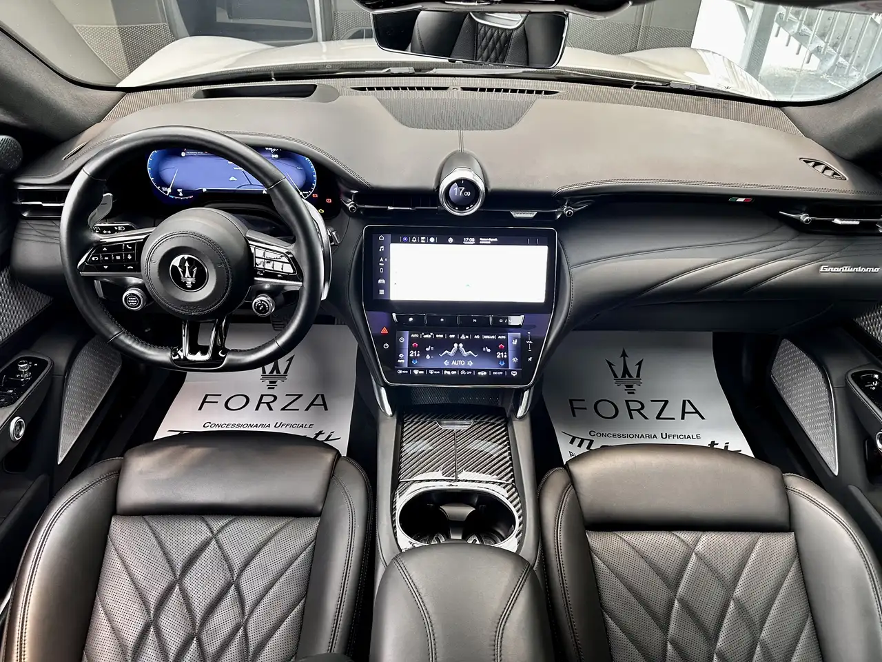 Maserati GranTurismo 2023 — фото 15