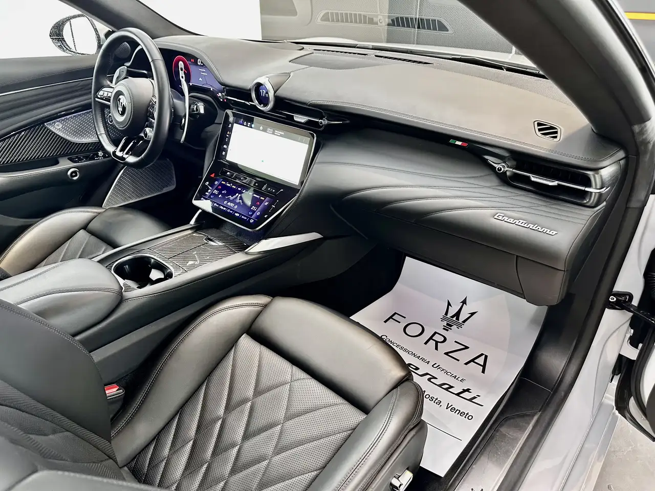 Maserati GranTurismo 2023 — фото 12