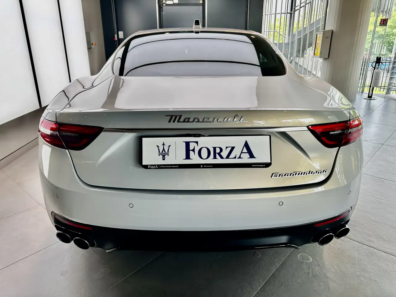 Maserati GranTurismo 2023 — фото 7