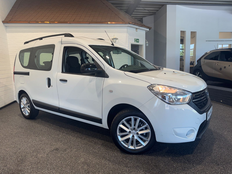 Dacia Dokker TCe 130 GPF Comfort NAVI KLIMA CARPLAY — photo 3