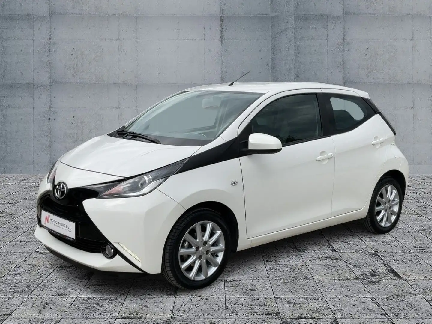 Toyota Aygo 1.0 MMT X-PLAY TOUCH RFK+MFL+NSW+16" Weiß - 2