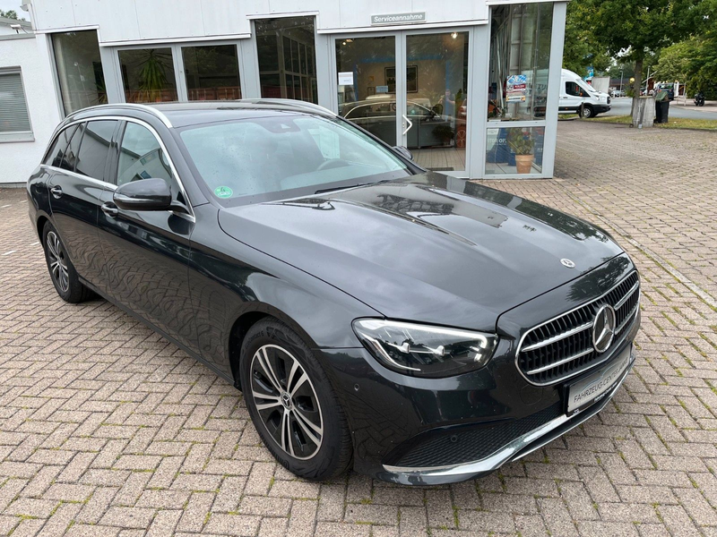 Mercedes-Benz E 200 D T-Modell Avantgarde +LED/Leder/Navi+ — photo 2