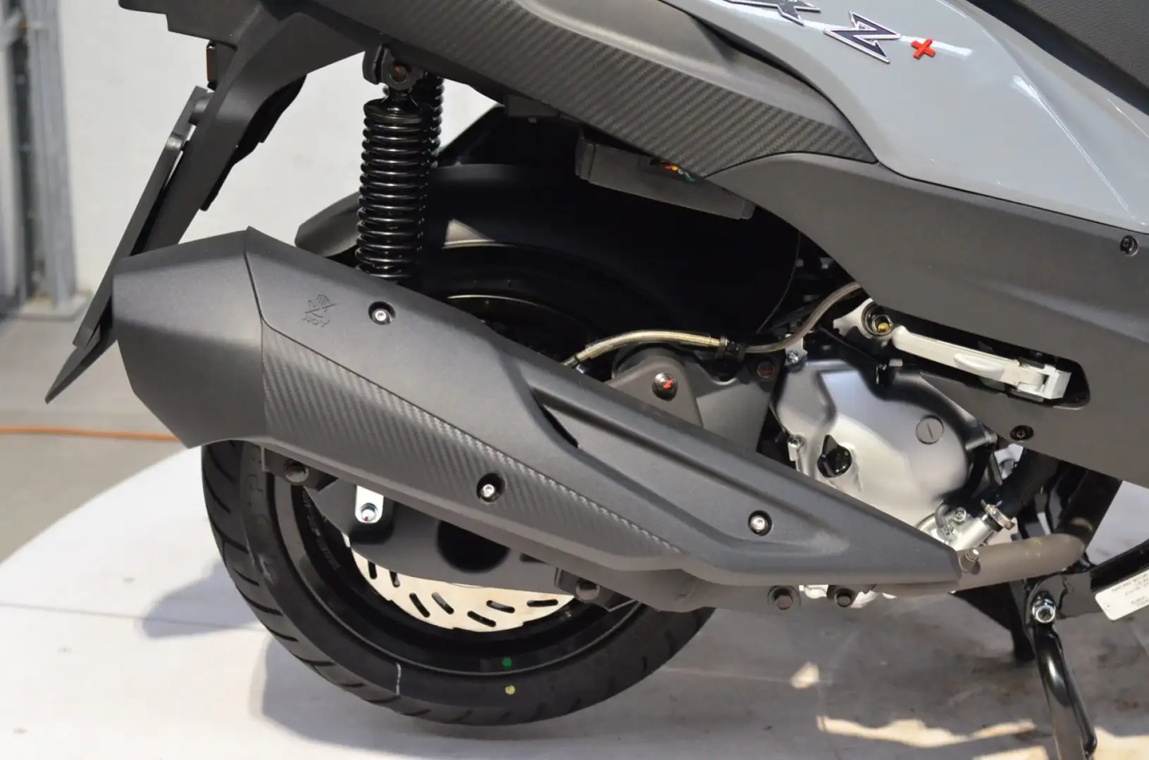 SYM JOYMAX 300i Z+ MY24 - NUOVO DA IMMATRICOLARE Grigio - 2