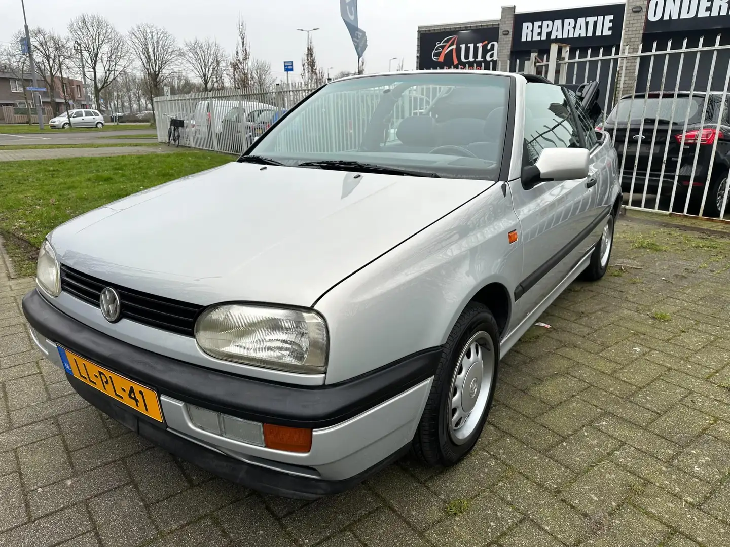 Volkswagen Golf Cabriolet 1.8 Gri - 1