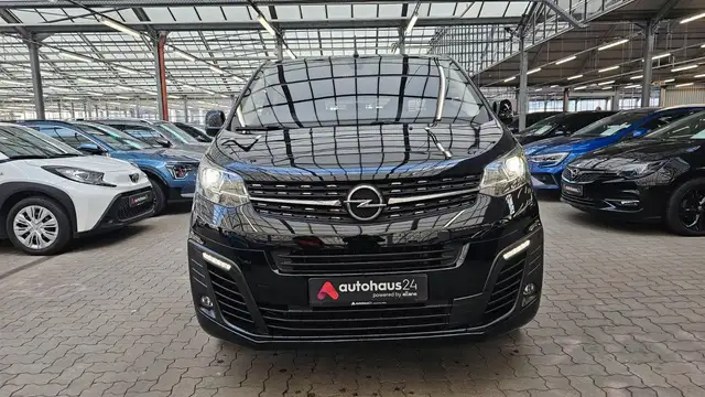 Opel Zafira view 2