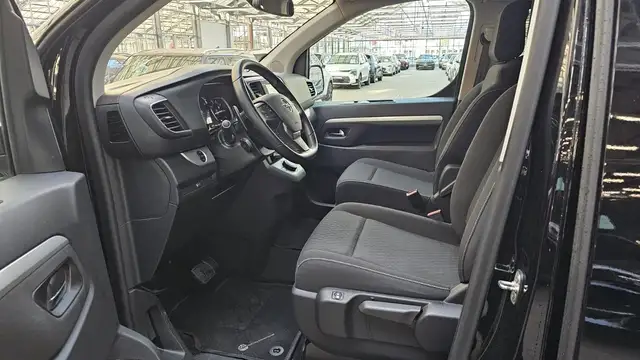 Opel Zafira view 8