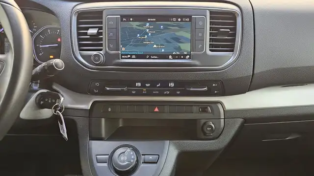 Opel Zafira view 11