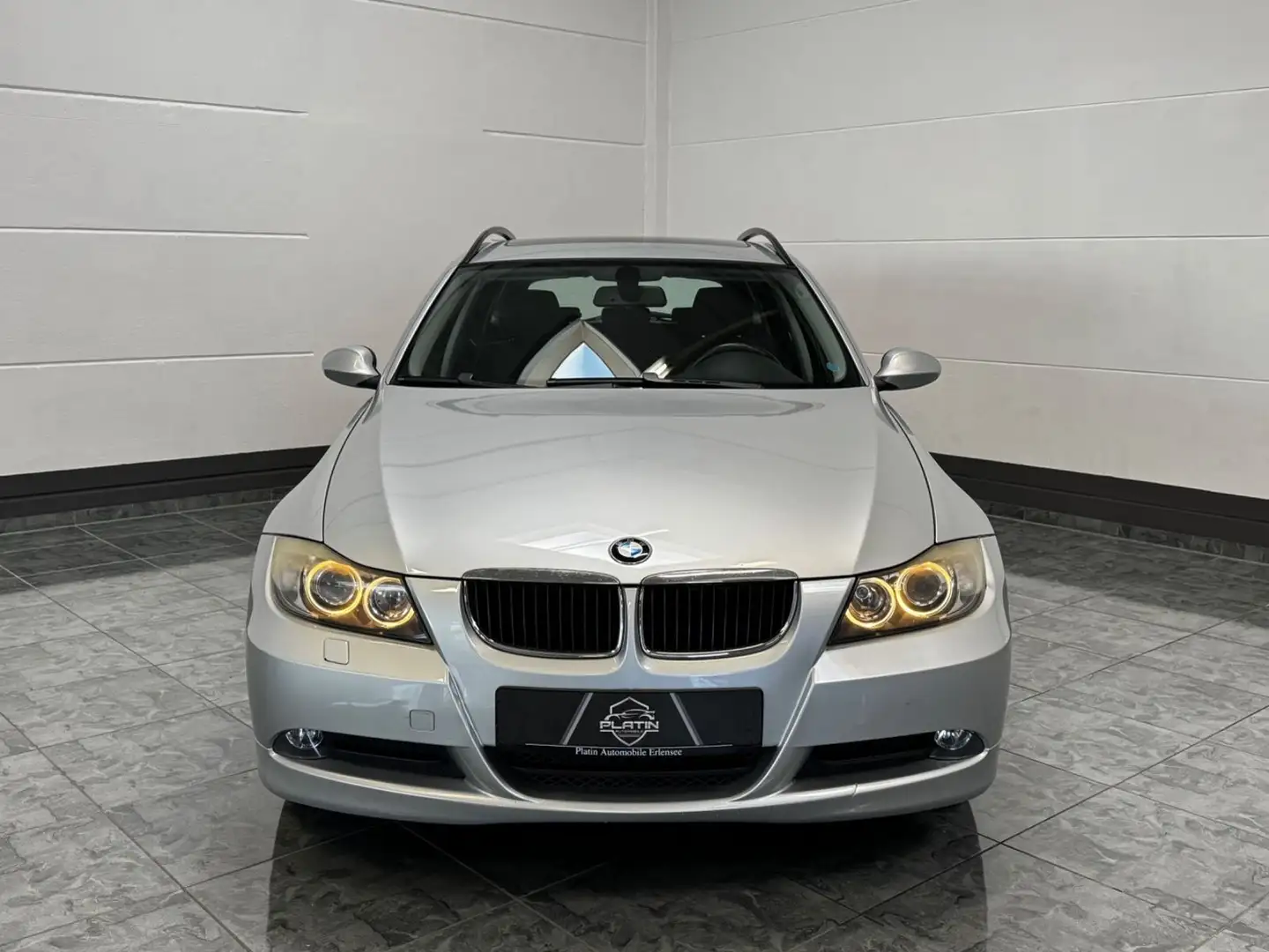 BMW 318 i Touring*Pano*Xenon*SZH*TÜV Argent - 2