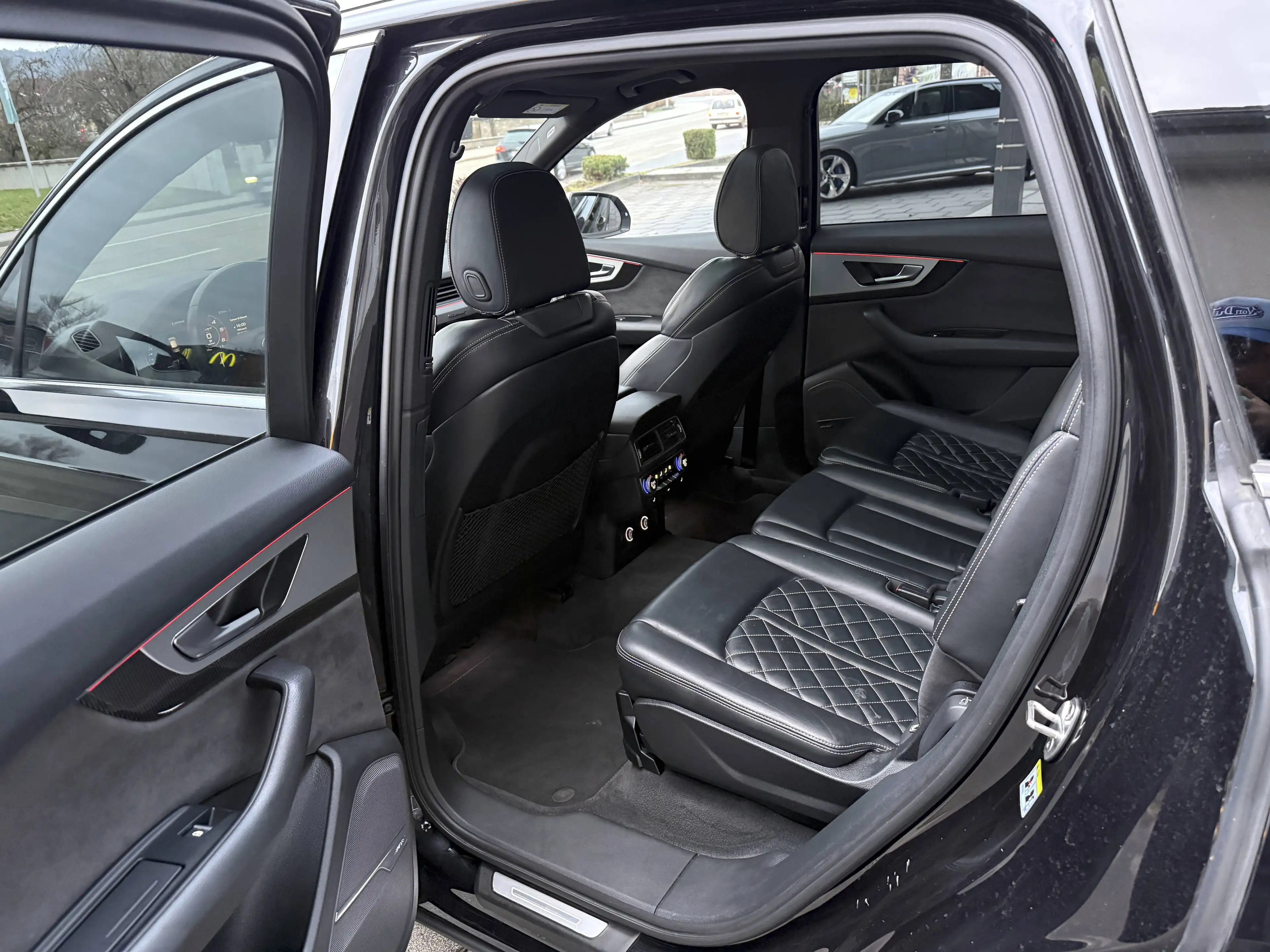 Audi SQ7 4.0 TDI quattro Pano Matrix Standheiz. Night "21 — photo 11